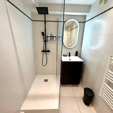 T2 With Terrace In Fréjus