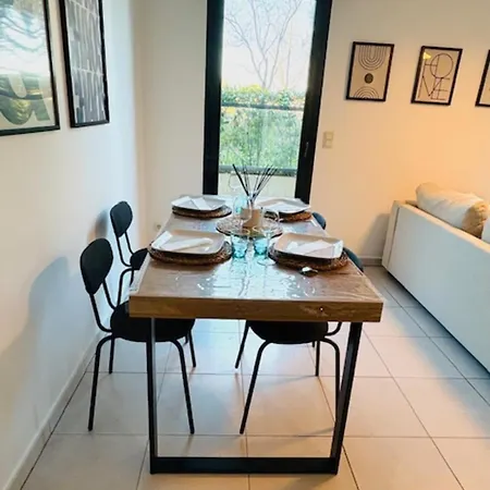 T2 With Terrace In Apartment